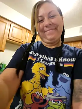 Snapshot of ImpressYouDaily chatting on February 21, 2026, 3:14 pm ImpressYouDaily online show from February 21, 2026, 3:14 pm