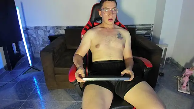 Snapshot of davinalhot chatting on April 8, 2026, 5:42 am davinalhot online show from April 8, 2026, 5:42 am