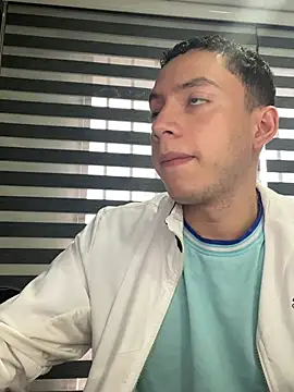 Snapshot of davinalhot chatting on April 11, 2026, 6:44 pm davinalhot online show from April 11, 2026, 6:44 pm