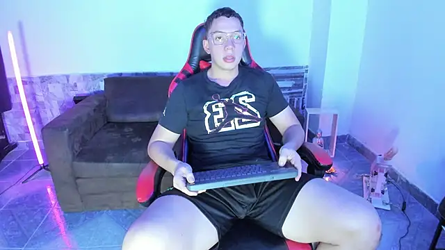 Snapshot of davinalhot chatting on April 7, 2026, 8:16 am davinalhot online show from April 7, 2026, 8:16 am