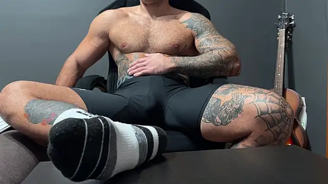 Snapshot of Mr_YourGod chatting on November 3, 2025, 5:01 am Mr YourGod online show from November 3, 2025, 5:01 am