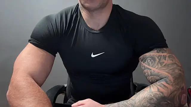 Snapshot of Mr_YourGod chatting on December 2, 2025, 5:42 am Mr YourGod online show from December 2, 2025, 5:42 am