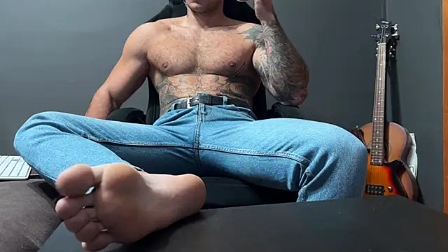 Snapshot of Mr_YourGod chatting on November 2, 2025, 4:28 am Mr YourGod online show from November 2, 2025, 4:28 am