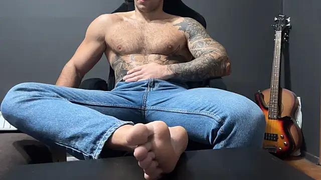 Snapshot of Mr_YourGod chatting on November 22, 2025, 4:00 am Mr YourGod online show from November 22, 2025, 4:00 am