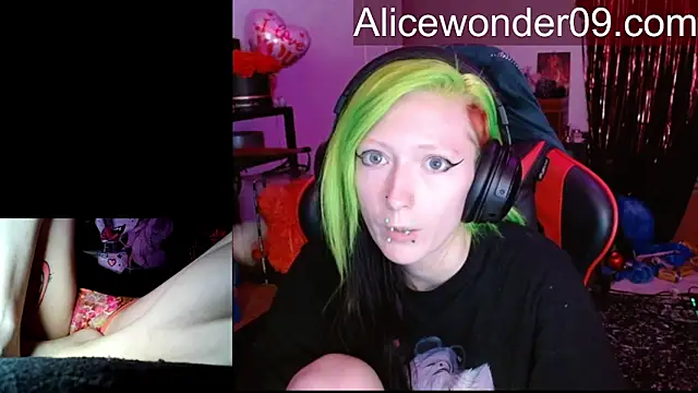 alicewonder09 online show from February 19, 2026, 6:10 am