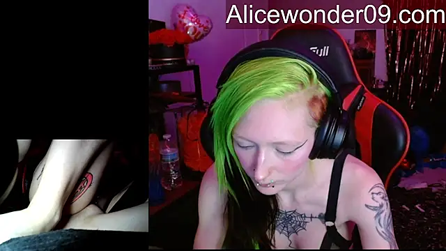 alicewonder09 online show from February 23, 2026, 4:03 am