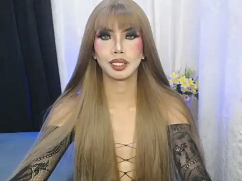 Snapshot of MirabelleNotch chatting on February 9, 2026, 12:14 pm MirabelleNotch online show from February 9, 2026, 12:14 pm