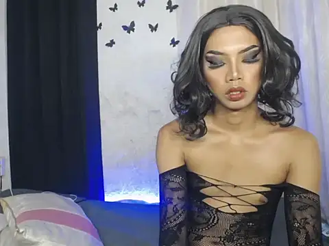 Snapshot of MirabelleNotch chatting on November 19, 2025, 2:17 pm MirabelleNotch online show from November 19, 2025, 2:17 pm