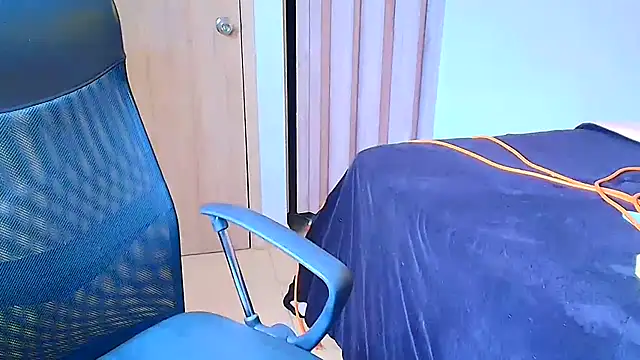 sara2520 online show from March 1, 2026, 6:41 pm