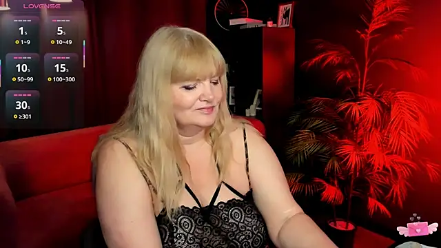 Snapshot of NicoleKind chatting on May 15, 2026, 5:27 am NicoleKind online show from May 15, 2026, 5:27 am