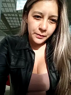 Snapshot of alana_69 chatting on April 20, 2026, 9:49 pm alana 69 online show from April 20, 2026, 9:49 pm