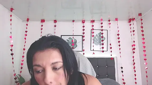 Snapshot of selena_yourmilf chatting on February 24, 2025, 7:52 pm selena yourmilf online show from February 24, 2025, 7:52 pm