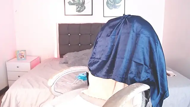 selena yourmilf online show from April 1, 2026, 6:38 pm