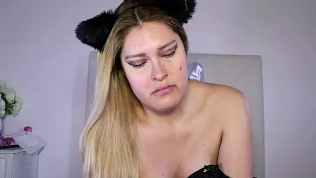 Snapshot of Angelas_dream chatting on October 9, 2025, 7:25 pm Angelas dream online show from October 9, 2025, 7:25 pm