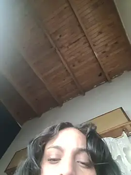 Snapshot of ZaraHoney chatting on December 14, 2025, 5:02 am ZaraHoney online show from December 14, 2025, 5:02 am