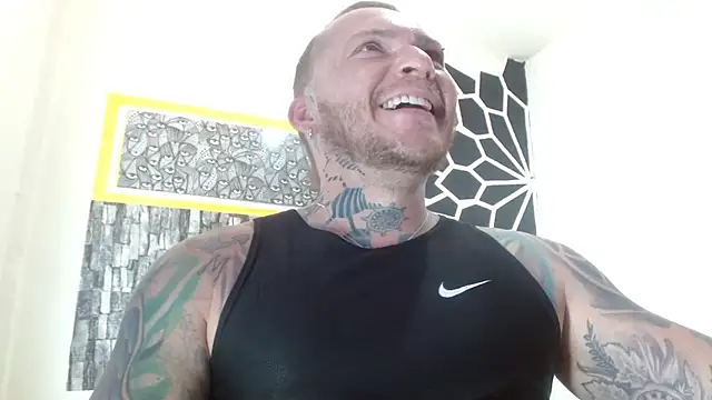 Snapshot of stripnolimits chatting on November 7, 2025, 5:28 pm stripnolimits online show from November 7, 2025, 5:28 pm