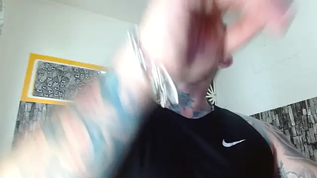 Snapshot of stripnolimits chatting on November 28, 2025, 5:02 pm stripnolimits online show from November 28, 2025, 5:02 pm