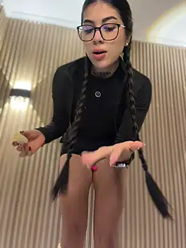 Sarasanders 4 online show from January 10, 2026, 4:52 am