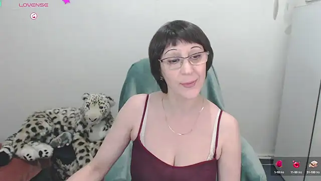 Snapshot of Ammillia chatting on February 16, 2025, 6:10 am Ammillia online show from February 16, 2025, 6:10 am