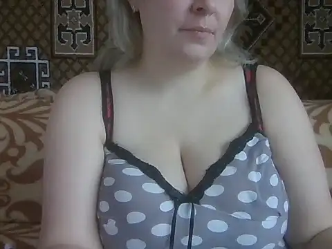 Snapshot of Diana_Britt chatting on November 4, 2025, 6:17 am Diana Britt online show from November 4, 2025, 6:17 am