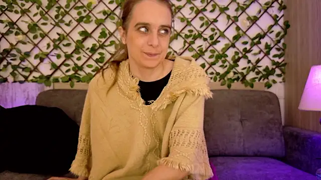 Snapshot of LadyChantale chatting on January 10, 2026, 8:31 am LadyChantale online show from January 10, 2026, 8:31 am