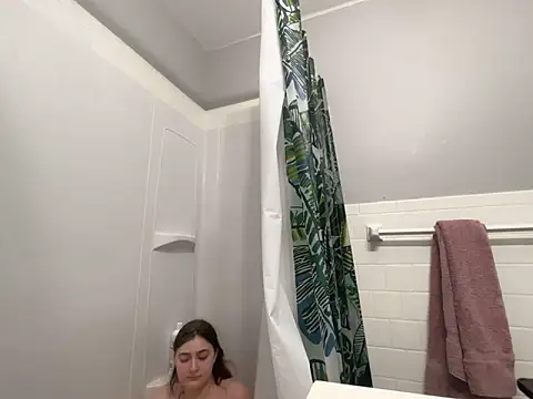 Snapshot of Snowbunnycake_131 chatting on November 21, 2025, 2:16 pm Snowbunnycake 131 online show from November 21, 2025, 2:16 pm