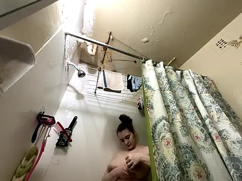 Snapshot of Snowbunnycake_131 chatting on November 30, 2025, 3:13 pm Snowbunnycake 131 online show from November 30, 2025, 3:13 pm