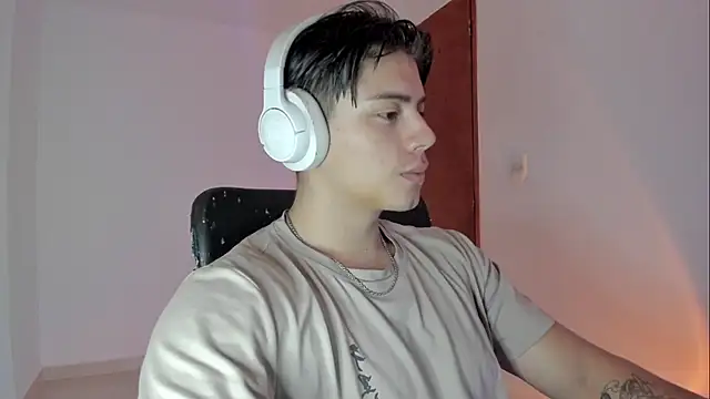 Snapshot of Giordano_Russo chatting on January 17, 2026, 3:04 pm Giordano Russo online show from January 17, 2026, 3:04 pm