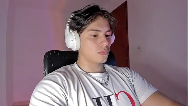 Snapshot of Giordano_Russo chatting on February 15, 2026, 9:25 pm Giordano Russo online show from February 15, 2026, 9:25 pm