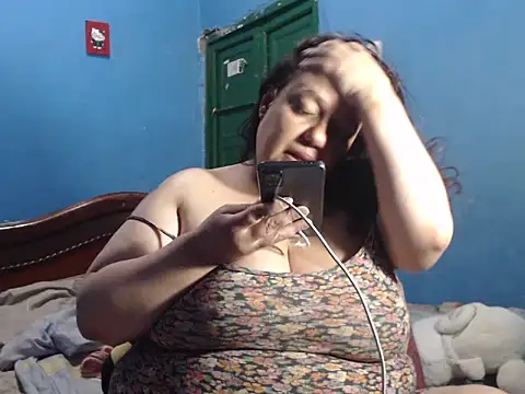 Snapshot of Lauren_baby chatting on July 2, 2026, 12:00 am Lauren baby online show from July 2, 2026, 12:00 am