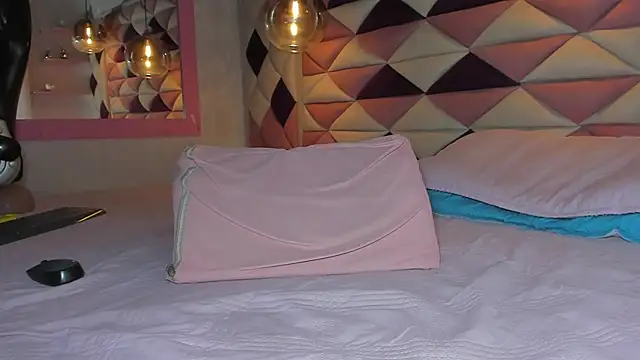  kaarla  online show from March 21, 2025, 9:23 am