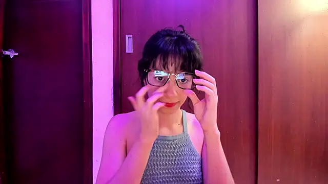 Snapshot of _Lunnaa_ chatting on March 2, 2025, 2:19 am Lunnaa online show from March 2, 2025, 2:19 am