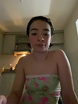  Lunnaa  online show from April 11, 2026, 1:57 am