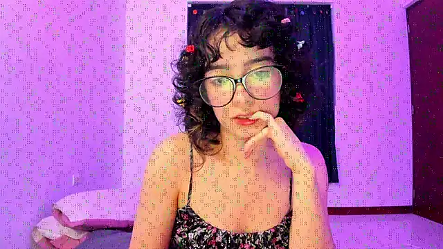 Snapshot of _Lunnaa_ chatting on November 14, 2025, 11:41 pm Lunnaa online show from November 14, 2025, 11:41 pm