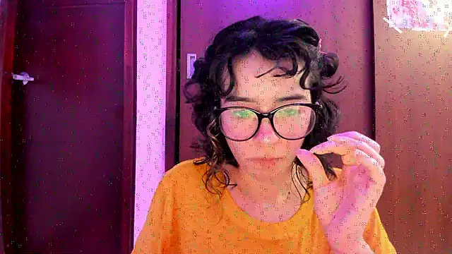 Snapshot of _Lunnaa_ chatting on November 7, 2025, 11:41 pm Lunnaa online show from November 7, 2025, 11:41 pm