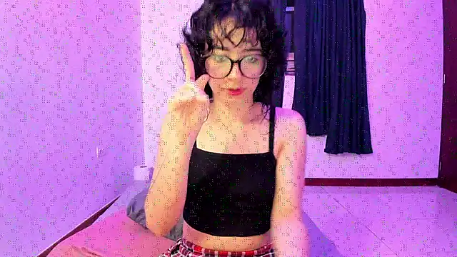  Lunnaa  online show from November 20, 2025, 11:36 pm