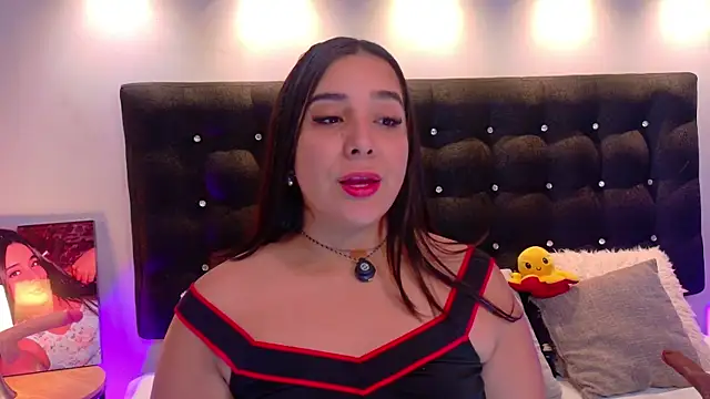 Snapshot of ValenScott1 chatting on October 17, 2025, 12:51 pm ValenScott1 online show from October 17, 2025, 12:51 pm