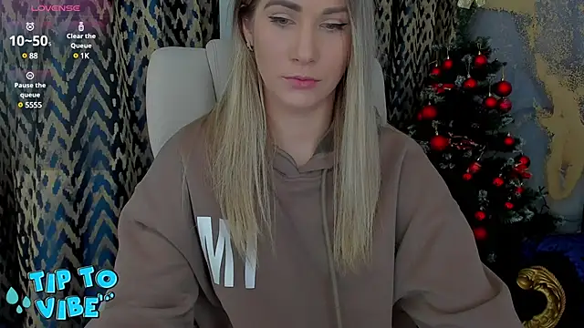 Snapshot of CassandraGood chatting on January 19, 2025, 6:42 am CassandraGood online show from January 19, 2025, 6:42 am