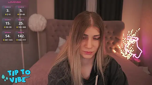 Snapshot of CassandraGood chatting on March 4, 2025, 8:02 am CassandraGood online show from March 4, 2025, 8:02 am