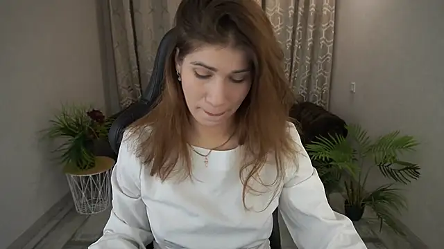 Snapshot of CassandraGood chatting on December 15, 2025, 7:25 am CassandraGood online show from December 15, 2025, 7:25 am