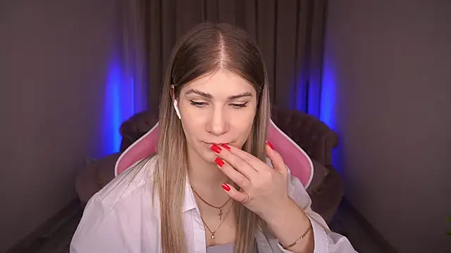 Snapshot of CassandraGood chatting on March 14, 2025, 11:43 pm CassandraGood online show from March 14, 2025, 11:43 pm