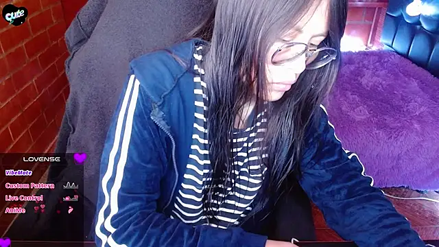 MidoriQuiinn online show from March 24, 2026, 3:01 pm