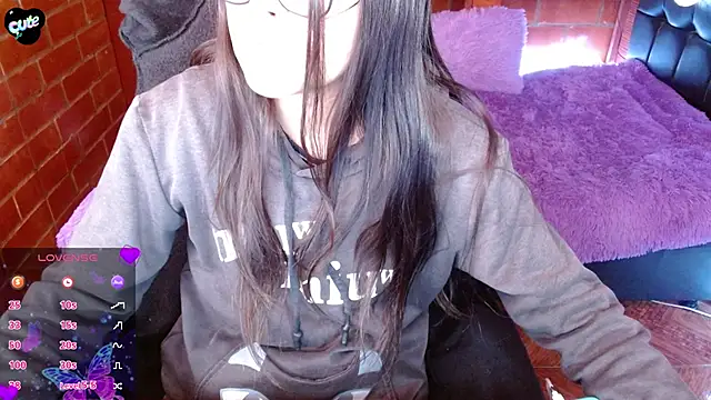 MidoriQuiinn online show from March 12, 2026, 2:21 pm