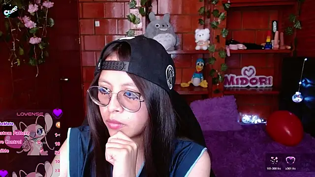 MidoriQuiinn online show from April 15, 2026, 7:58 pm