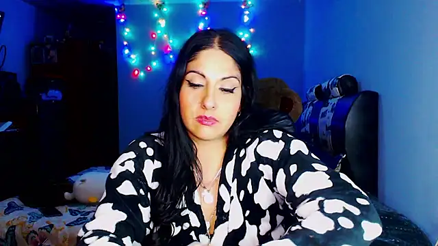 Snapshot of sahtlove1 chatting on January 15, 2026, 4:05 am sahtlove1 online show from January 15, 2026, 4:05 am