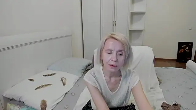 aminalive online show from December 4, 2025, 9:25 pm