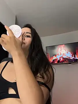 Snapshot of Mavie_roses chatting on November 14, 2025, 12:58 am Mavie roses online show from November 14, 2025, 12:58 am