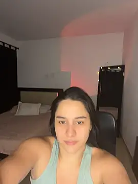 Snapshot of Mavie_roses chatting on December 4, 2025, 12:42 am Mavie roses online show from December 4, 2025, 12:42 am