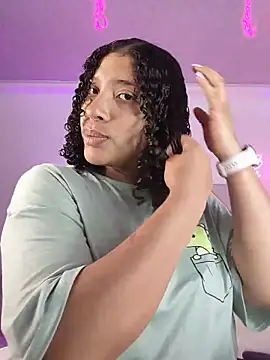 DannaBerry online show from December 5, 2025, 3:21 pm