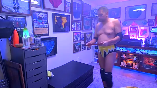 Snapshot of Briefs_bud chatting on January 21, 2025, 1:18 am Briefs bud online show from January 21, 2025, 1:18 am